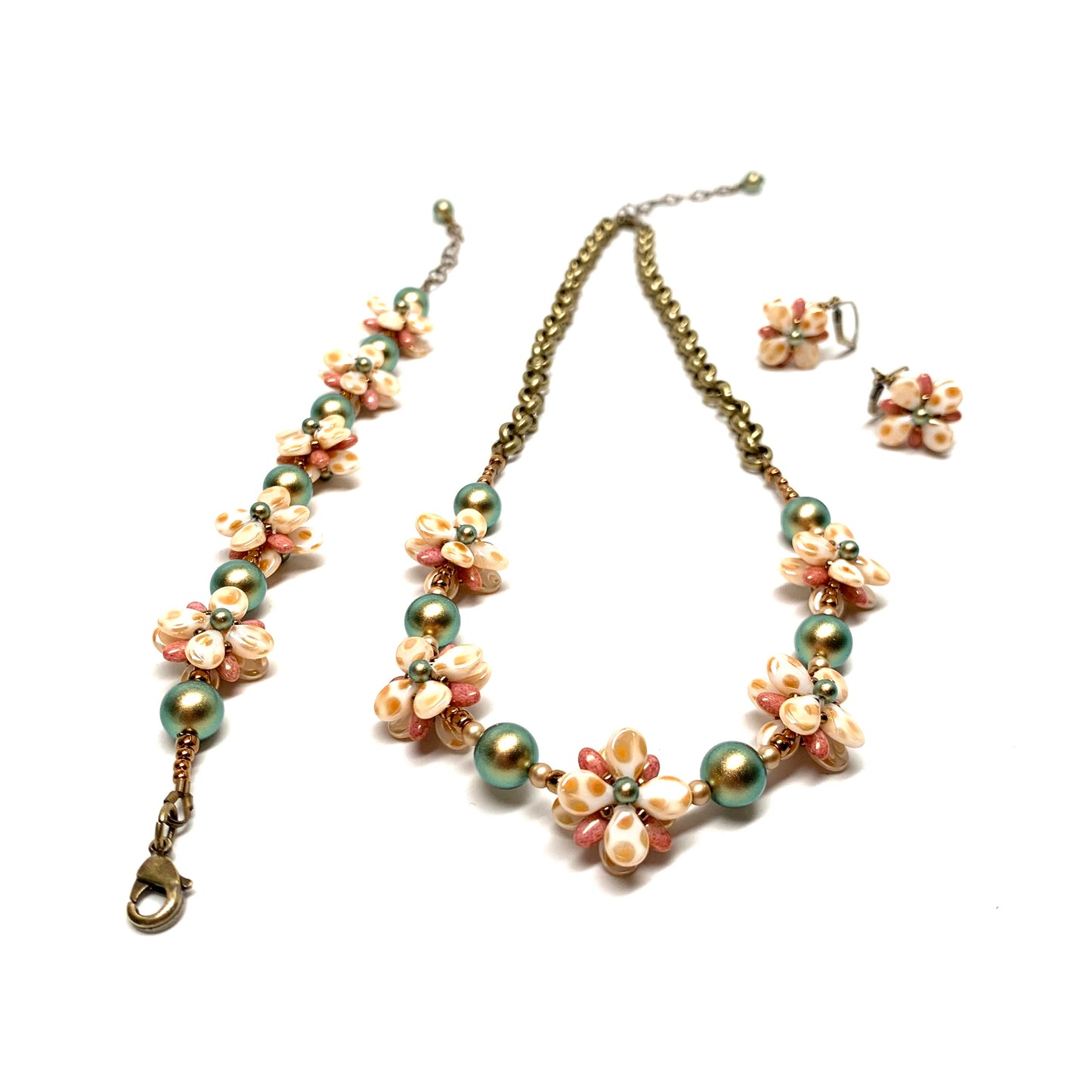 Flores Necklace | Polkadot
