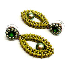 Load image into Gallery viewer, Hojas Post Earrings - Green Mix

